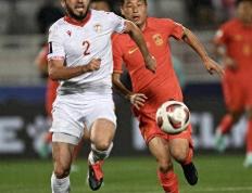 亚洲足球集体发力 中国足球不进则退-中国足球