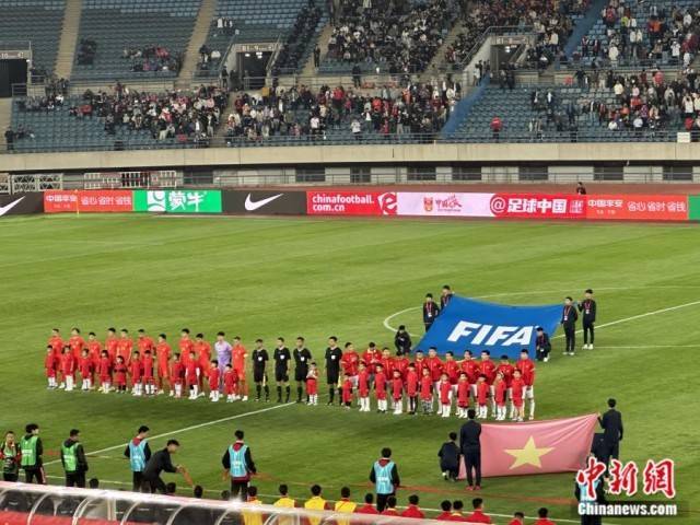 不容易！国足2:0“复仇”越南队，武磊锁定胜局