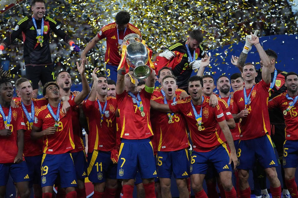 七战全胜夺冠！西班牙2:1力克英格兰，夺2024欧洲杯冠军-欧洲杯