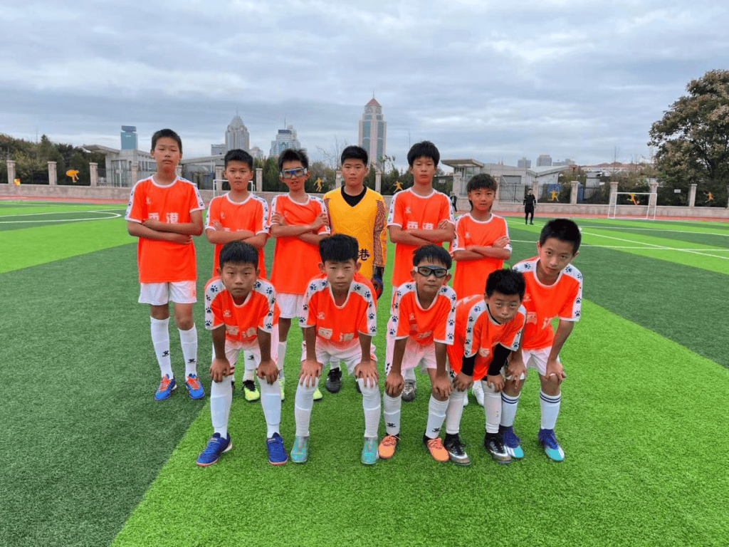 有足球，有梦想！青岛香港路小学足球队纪实-足球