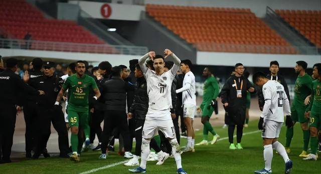 浙江队球员遭武里南队暴力袭击，或面临亚足联处罚影响下赛季亚冠
