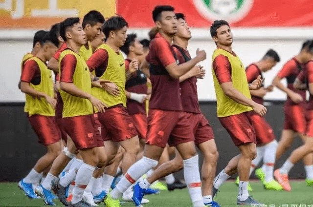 官方确认！中国足球传来坏消息：国足归化迎巨变，艾克森遭重创-中国足球