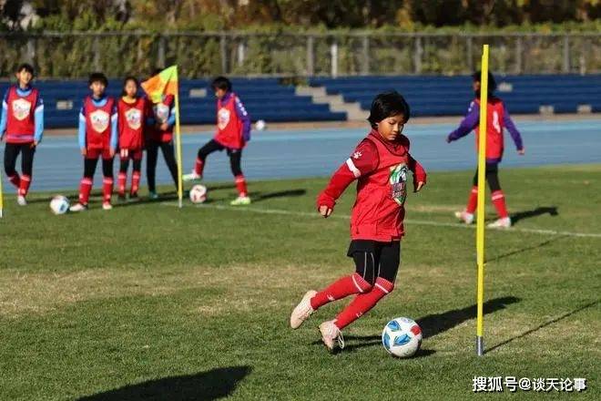 《中国足球到底缺了点什么》作者:豪放大海-中国足球