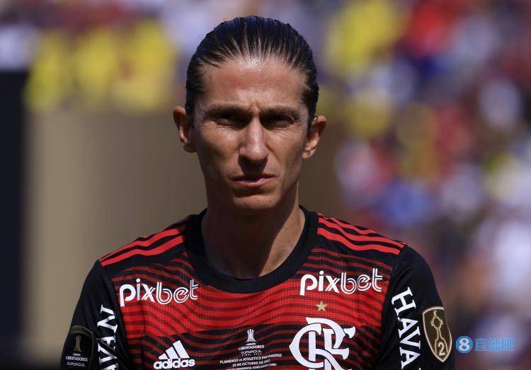 38岁的前巴西国脚费利佩-路易斯决定退役，下周将迎主场告别战-费利佩