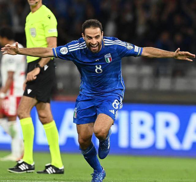 4-0！贝拉尔迪梅开二度，意大利升至小组第二，掌握出线主动权-贝拉尔迪