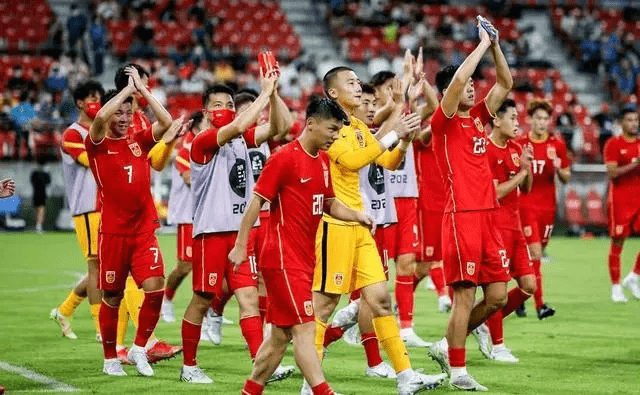 媒体人正式确认!中国足球收坏消息,扬科维奇遭打击，球迷骂声一片-中国足球