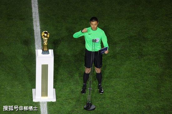 新华社点评：打开中国足球裁判的“天窗”-中国足球
